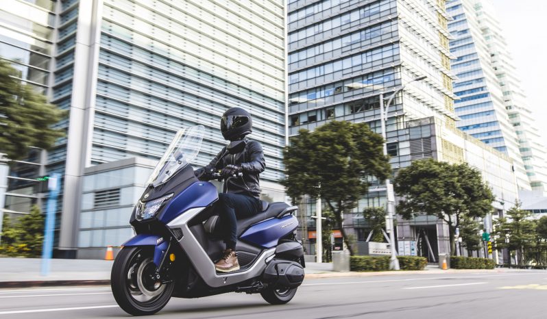 maxsym-abs-400-euro-5-carousel-02