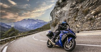 Suzuki_GSX-S1000GT_03_GSXS1000GT-23808-800×470