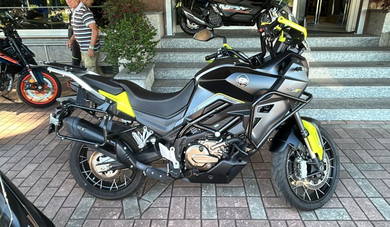 SVT 650 X